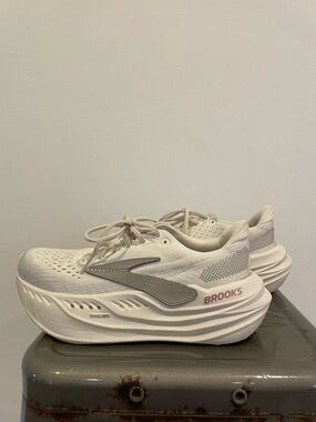 Brooks Women's Cream/White Running Shoes with Subtle Pink Accent